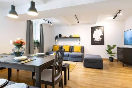 Marienplatz 2 Bedrooms Living Kitchen Apartment München